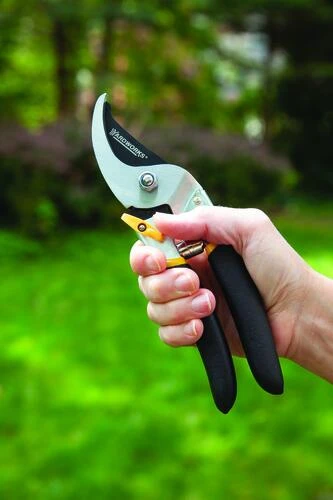 Yardworks® 5/8" Bypass Pruner 5 Yardworks® 5/8" Bypass Pruner - Image 5