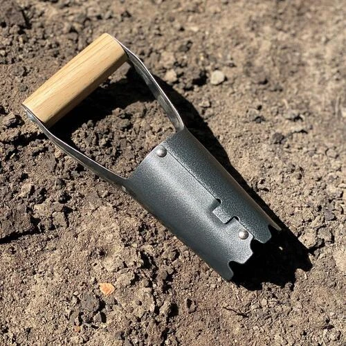 Yardworks® Wood Handle Bulb Planter 2 Yardworks® Wood Handle Bulb Planter - Image 2