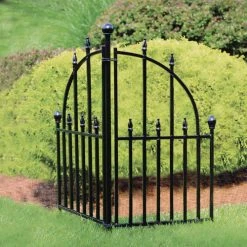 Yardworks 30 X 16-1/2 Teton Fence End Panel -Yardworks shop 854311S 1711238InUse